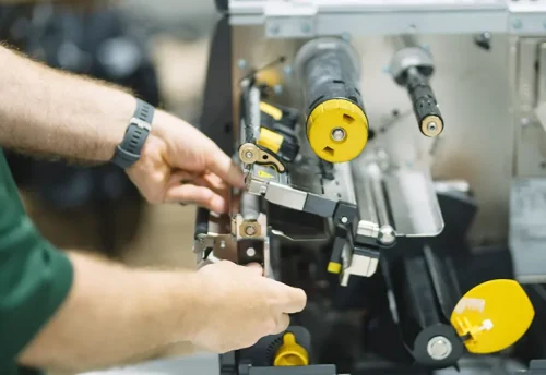 Címkenyomtató karbantartás – 7 tipp, hogy tovább bírja a nyomtatója