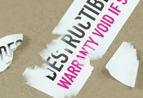 Foszló biztonsági címkék működése – látható védelem minden bontási kísérlet ellen