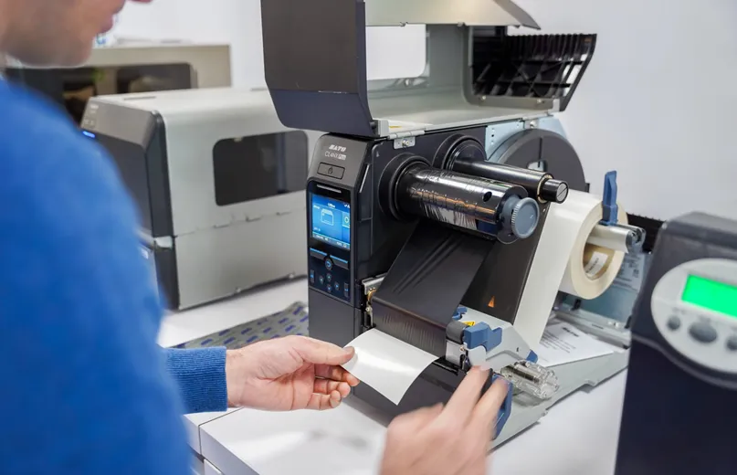 Címkenyomtatás mesterfokon: Így válaszd ki az optimális festékszalagot 2026-ban!