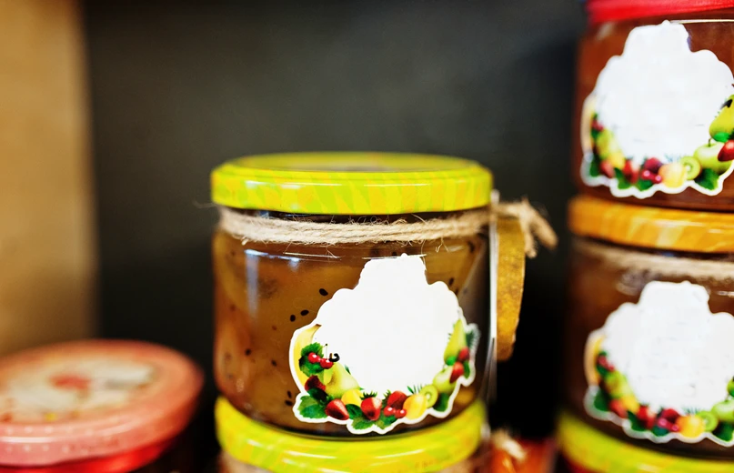 Matrica gyártás egyedi formában – miért fontos a stancolás minősége?