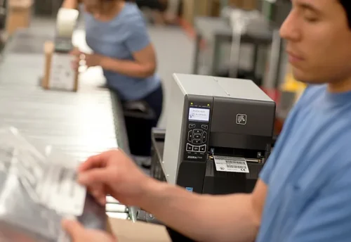 Tekercses címkenyomtatóval a profi megjelenésért és gyors munkafolyamatokért