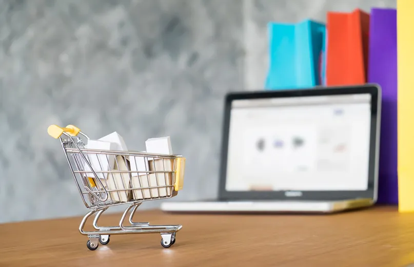 Webáruház logisztika: hogyan kerüld el a címkézési káoszt?